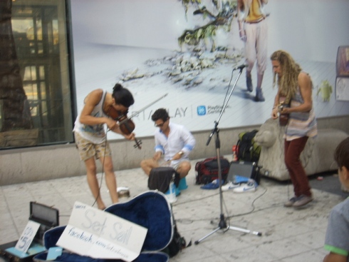 Musiciens vagabonds près de T-Centralen